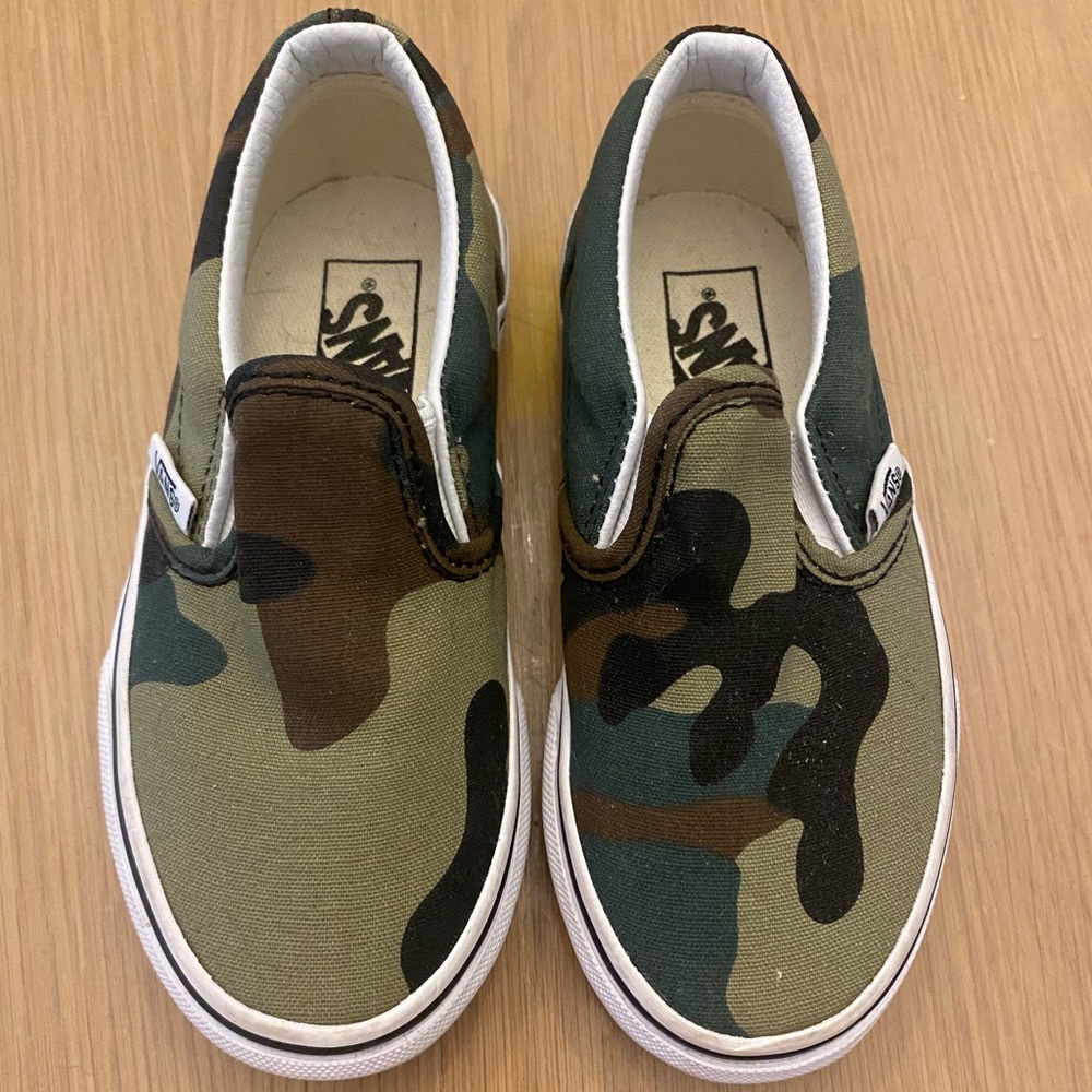 Kids Vans slip on sneakers, camo print, sz 10.5